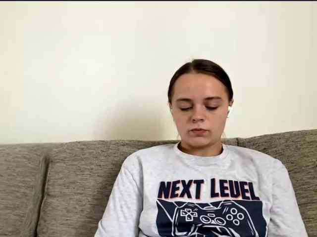 EsterGreenley webcam