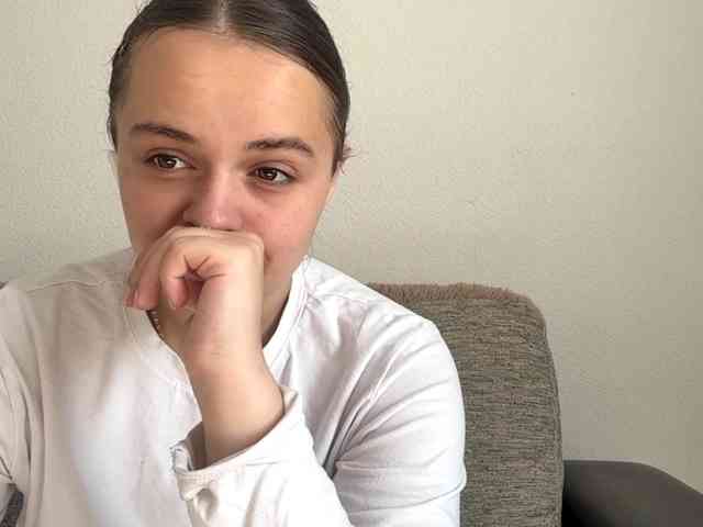 EsterGreenley webcam