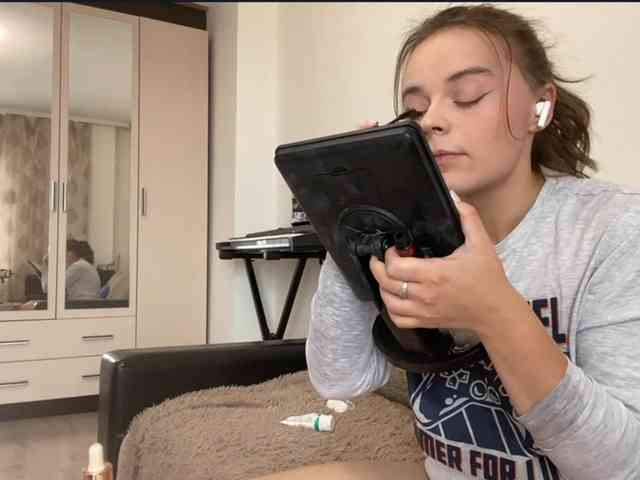 EsterGreenley webcam
