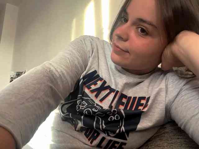 Estergreenley's live stream