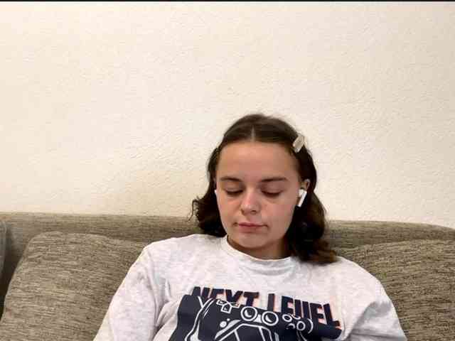 EsterGreenley webcam