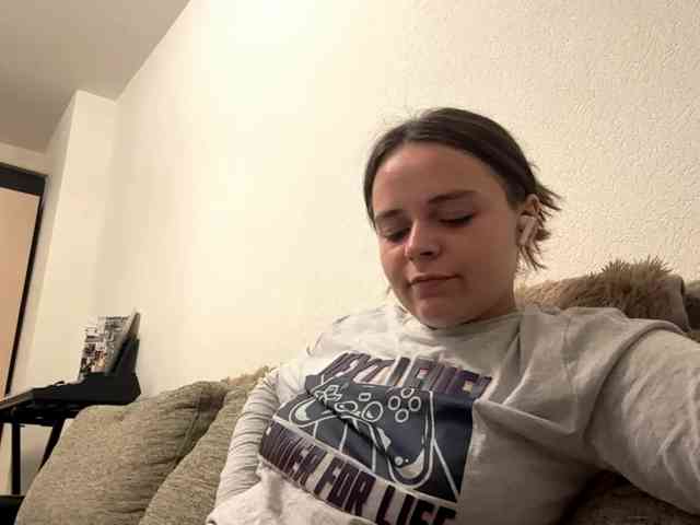 EsterGreenley webcam