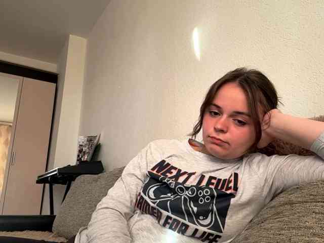 EsterGreenley webcam