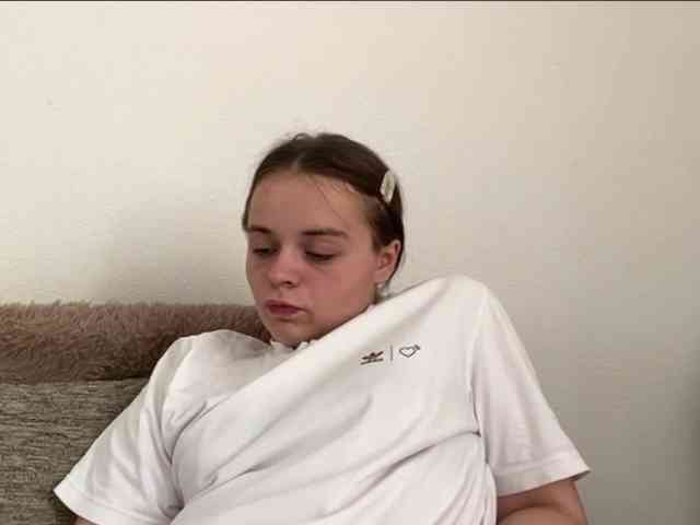 EsterGreenley webcam