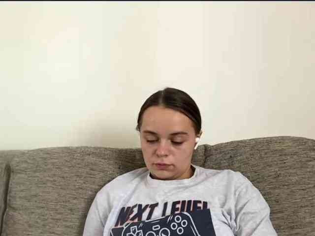 EsterGreenley webcam