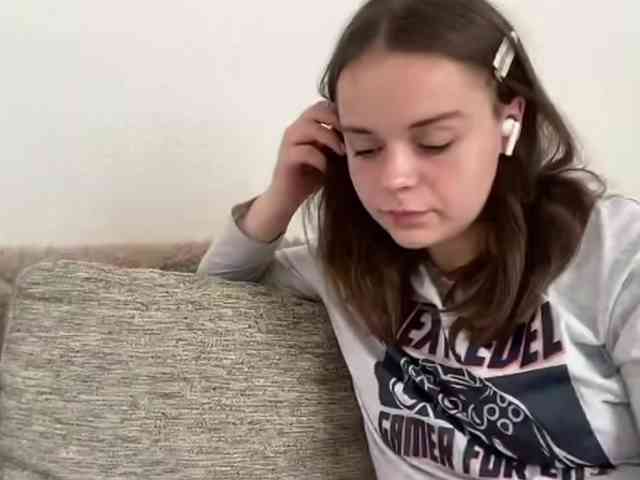 EsterGreenley webcam