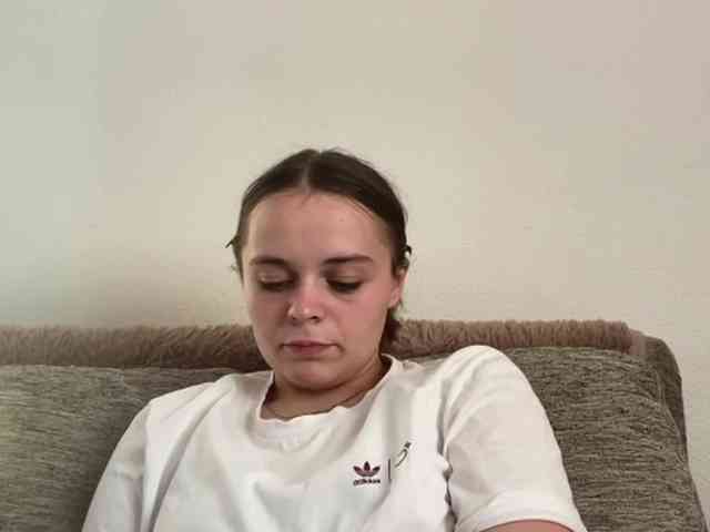 EsterGreenley webcam