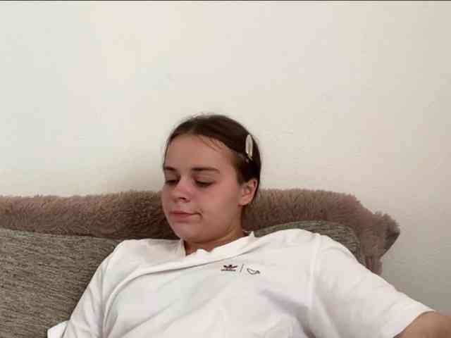 EsterGreenley webcam