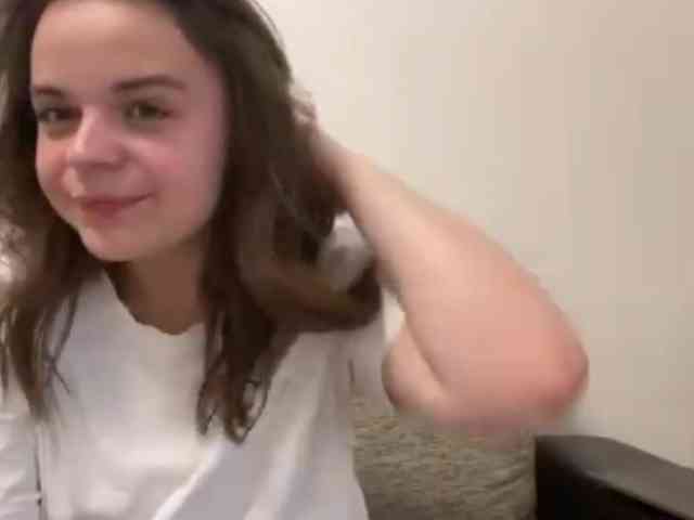 EsterGreenley webcam