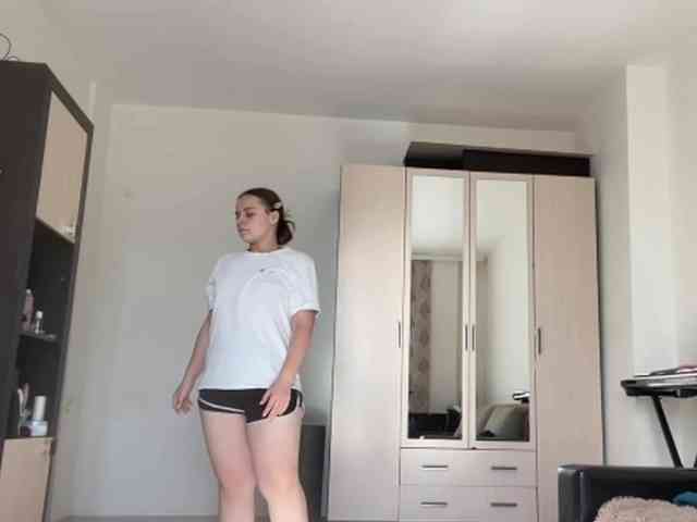 EsterGreenley webcam