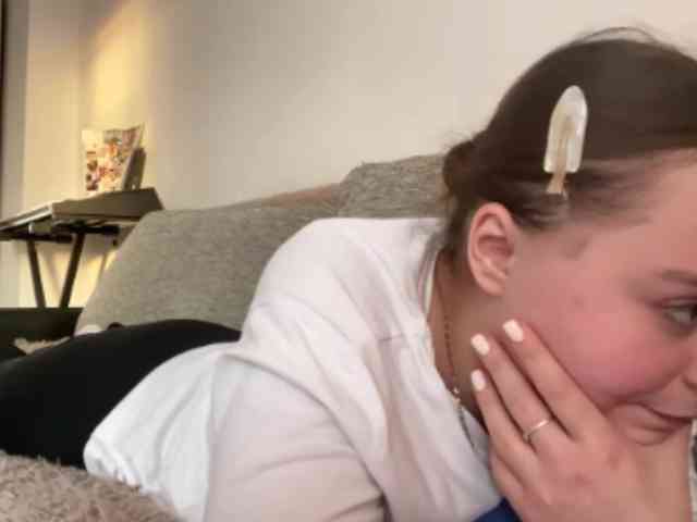 EsterGreenley webcam