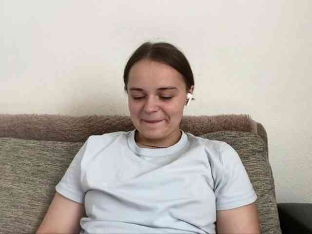 EsterGreenley webcam