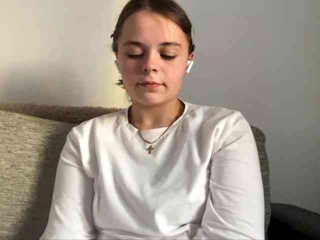 EsterGreenley webcam