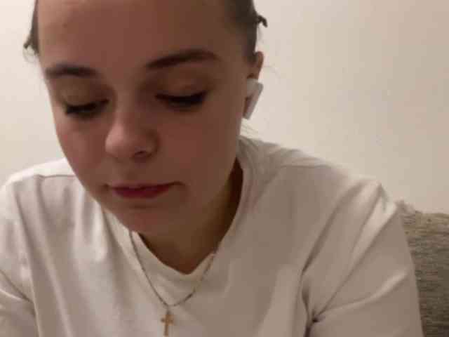 EsterGreenley webcam