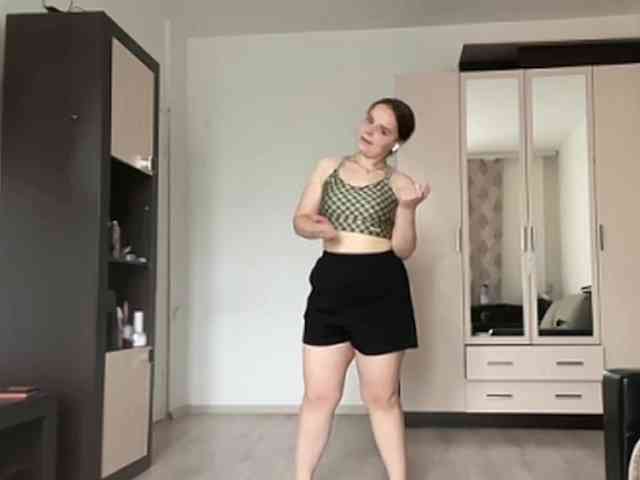 EsterGreenley webcam