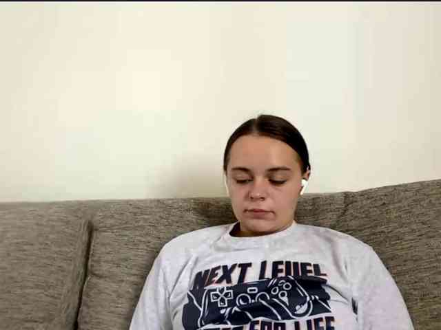 EsterGreenley webcam