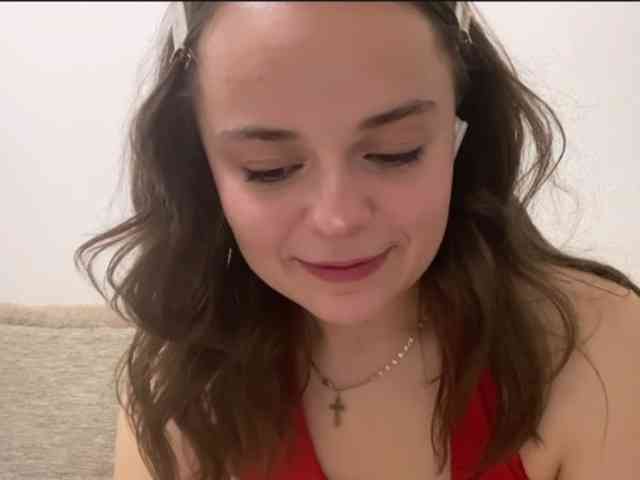EsterGreenley webcam