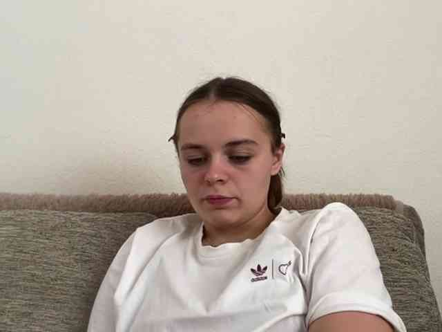 EsterGreenley webcam