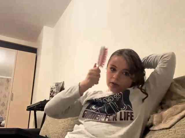 EsterGreenley webcam