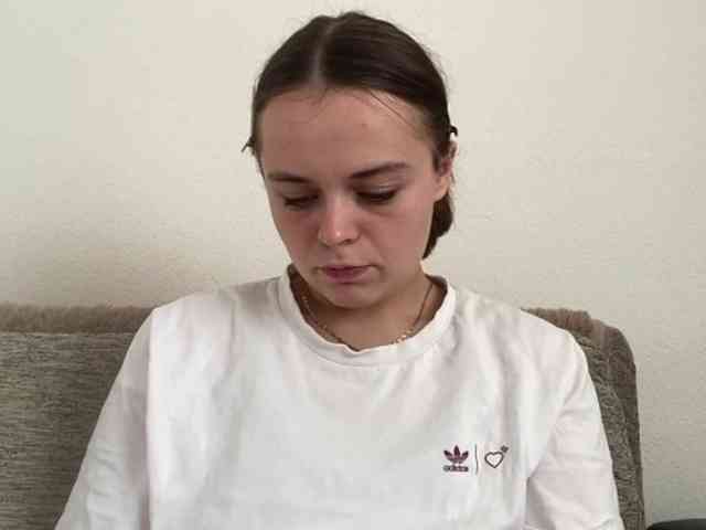 EsterGreenley webcam