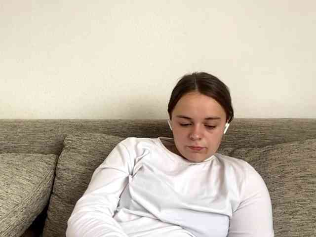 EsterGreenley webcam