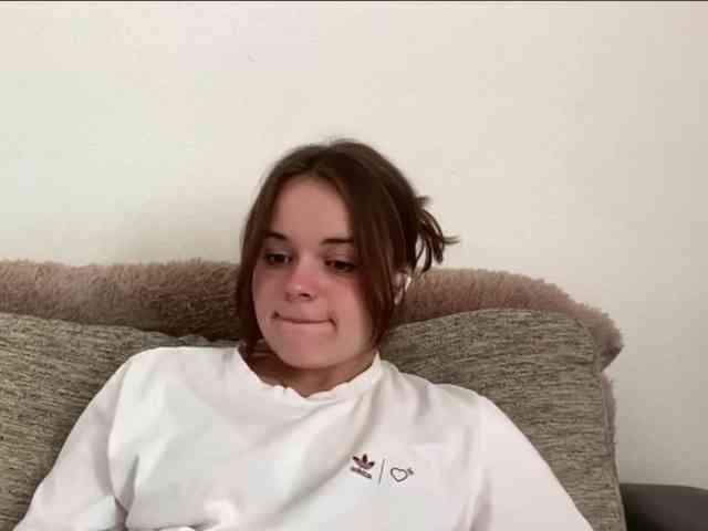 EsterGreenley webcam