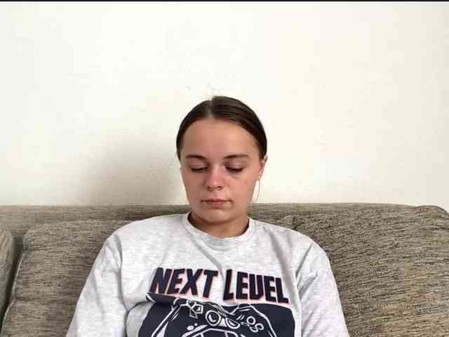 EsterGreenley webcam