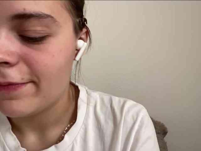 EsterGreenley webcam