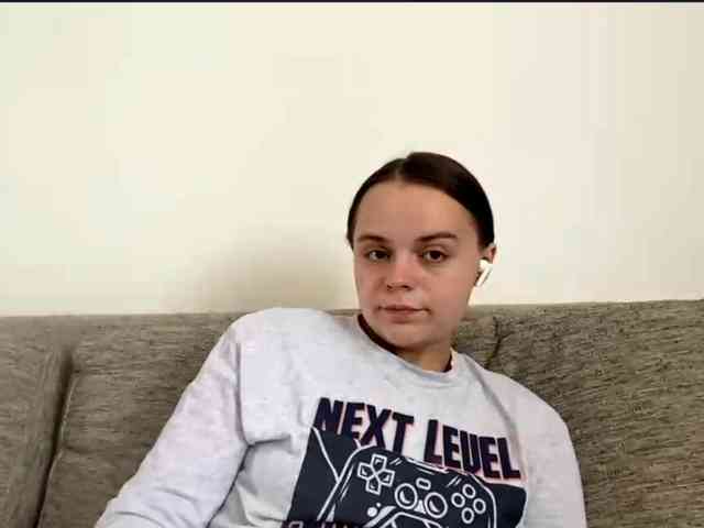 EsterGreenley webcam