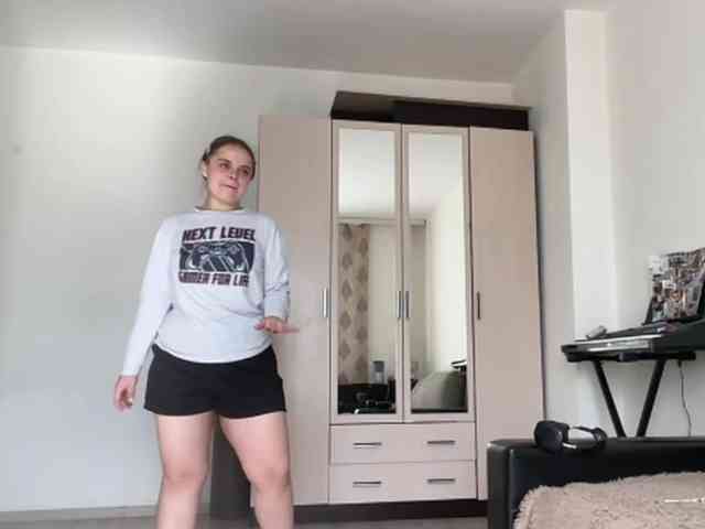 EsterGreenley webcam