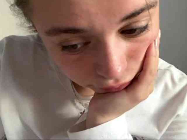 EsterGreenley webcam