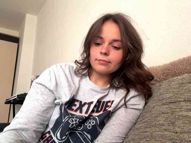 EsterGreenley webcam