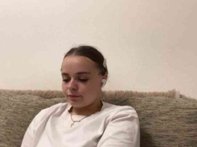 EsterGreenley webcam