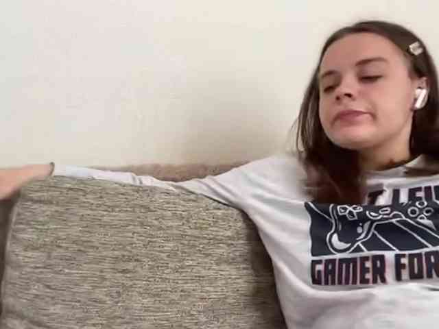 EsterGreenley webcam