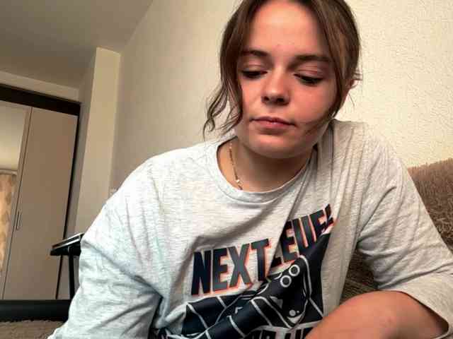 EsterGreenley webcam