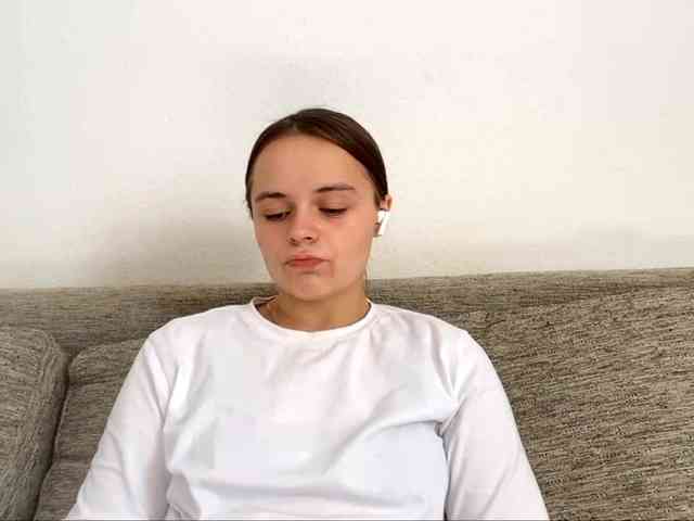EsterGreenley webcam