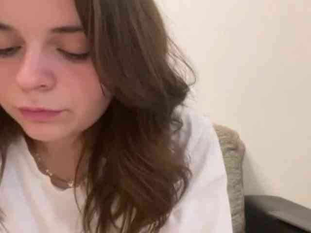 EsterGreenley webcam