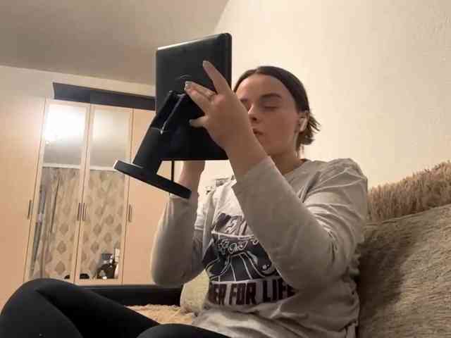 EsterGreenley webcam