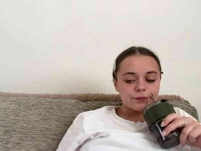 EsterGreenley webcam