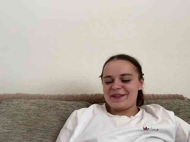EsterGreenley webcam