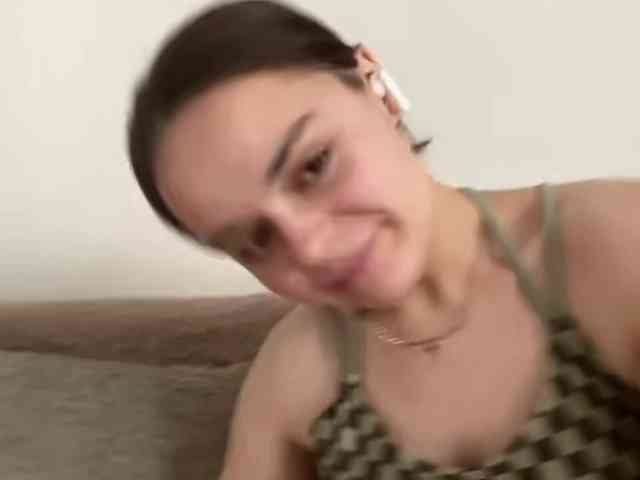 EsterGreenley webcam