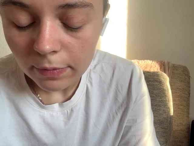 EsterGreenley webcam