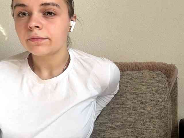 EsterGreenley webcam