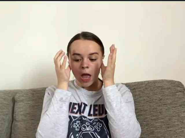 EsterGreenley webcam