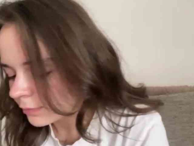 EsterGreenley webcam
