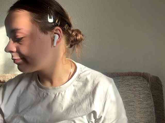 EsterGreenley webcam