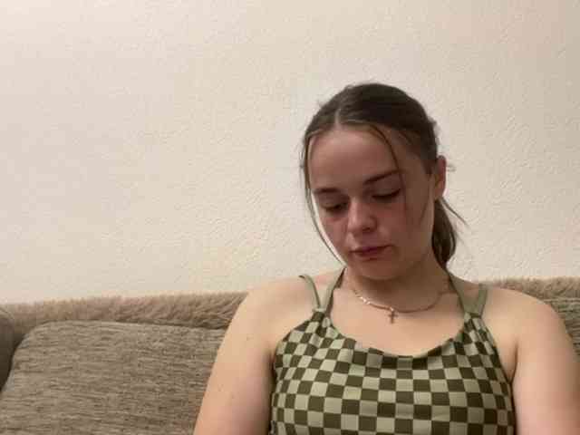 EsterGreenley webcam
