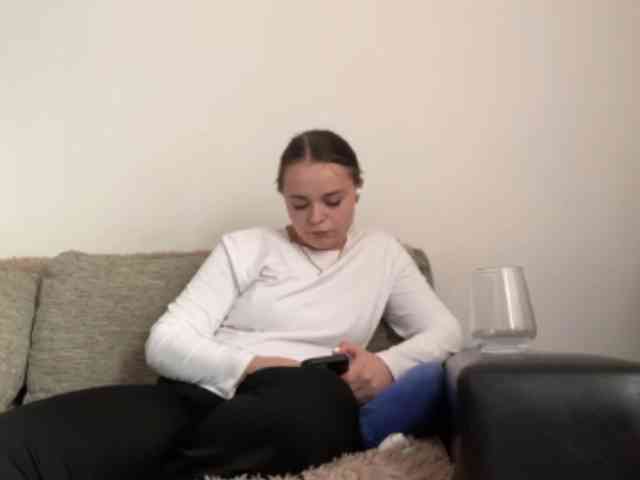 EsterGreenley webcam