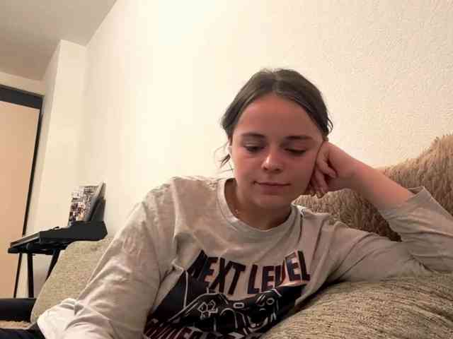 EsterGreenley webcam