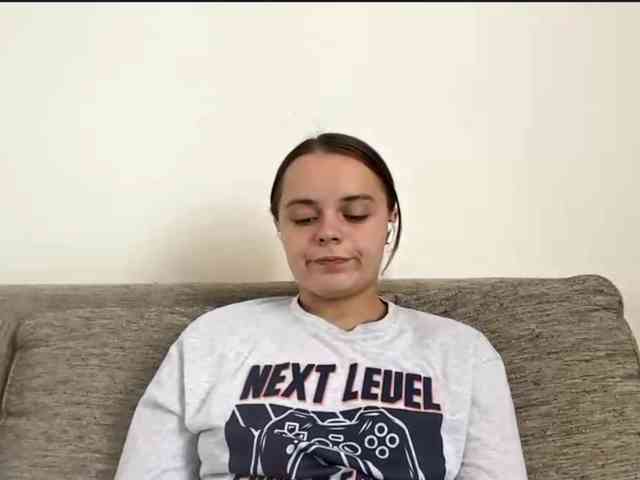 EsterGreenley webcam